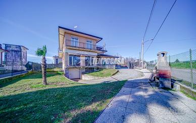 VILLA CON GIARDINO - CARONNO VARESINO