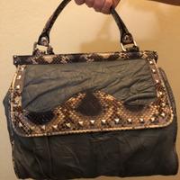 Borsa in morbida pelle grigia