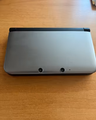 Nintendo 3ds XL con custodia scatola e due giochi
