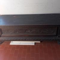 Panca e attaccapanni di legno
