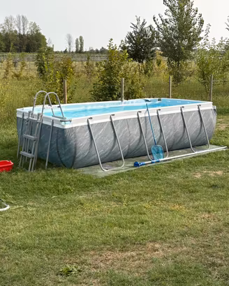 Piscina Bestway 4x2 completa di accessori