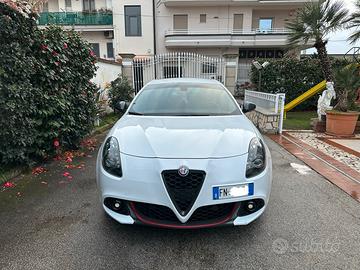 Alfa romeo giulietta veloce quadrifoglio verde
