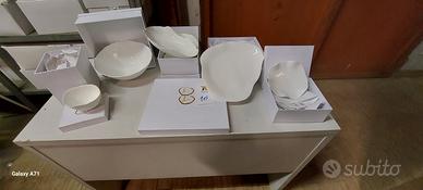 Servizio di piatti e bicchieri vari-nuovi