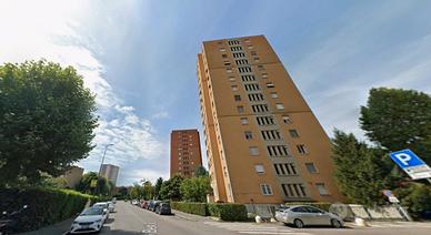 Stanza Singola Arredata - M1 Bonola sotto casa