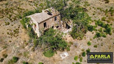Rustico / Casale di 38300 m² a Naro