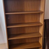 Libreria in legno con 5 ripiani – stabile e capien