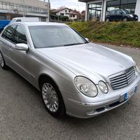 .Mercedes E240