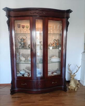 Credenza in legno massello e vetro con LEDs