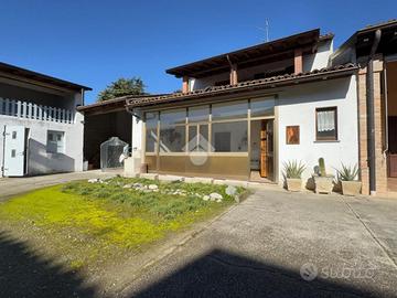 CASA SEMINDIPENDENTE A IZANO