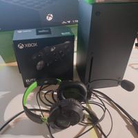 Xbox series x + cuffie + pad + giochi DESCRIZIONE 