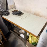 Tavolo industriale per taglia e cuci
