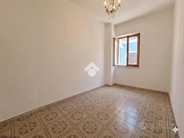 4 LOCALI A CASTIGLIONE TORINESE