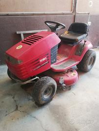 Trattorino tagliaerba