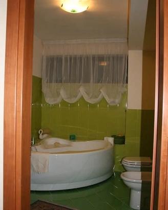 vasca più mobili bagno