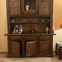 Credenza + Tavolo + 6sedie + 2sgabelli + carrello.