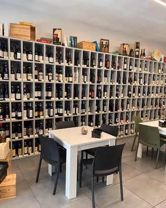 Arredamento bar enoteca