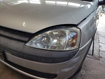 Proiettore sinistro OPEL CORSA C del 2003