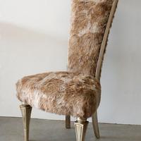 Sedia trono alta pelliccia e foglia argento