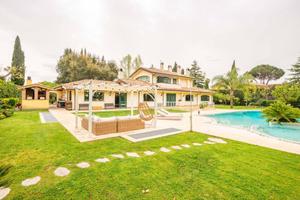Villa di 900 m² con più di 5 locali e box auto dop