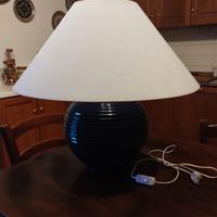 lampada da tavolo blu