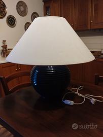 lampada da tavolo blu