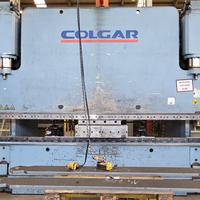 Piegatrice Colgar 4 mt x 400 ton filo pavimento