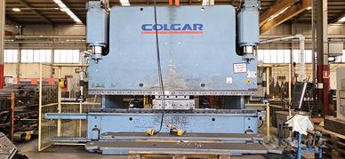 Piegatrice Colgar 4 mt x 400 ton filo pavimento