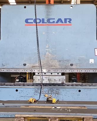 Piegatrice Colgar 4 mt x 400 ton filo pavimento