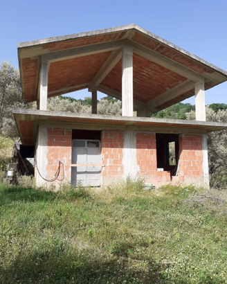 Terreno con rustico