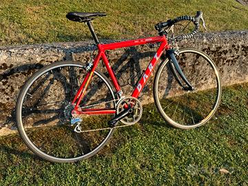 Bicicletta Dart per pezzi di ricambio - intera