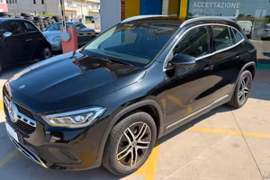 Mercedes-benz GLA 180 200 Automatic Progressive