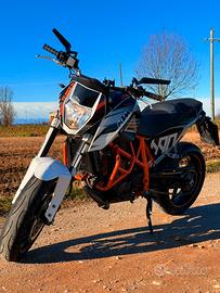 Ktm duke 690 depotenziato a libretto