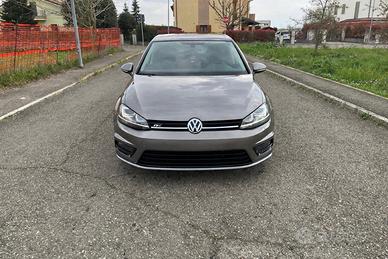 Volkswagen Golf 7 1.6 TDI Cup con pacchetto R-line