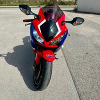 Honda cbr 1000 RA fireblade