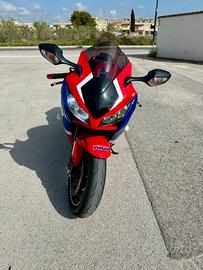 Honda cbr 1000 RA fireblade