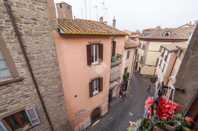 4 LOCALI A VITERBO