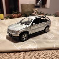 BMW X5 scala 1/24 marchio Maisto 