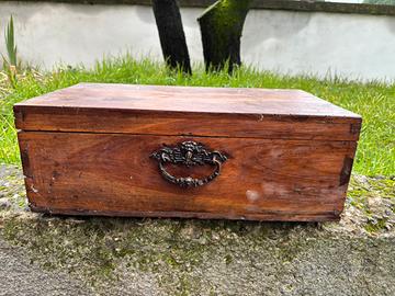 Cassetta vintage in legno