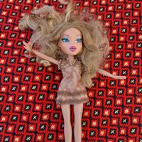 bambola bratz altezza 25cm 