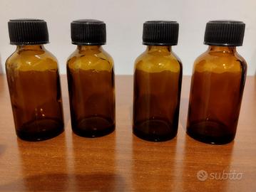 4 flaconi in vetro da 20 ml.