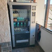 distributore bevande GPE con gettoniera 