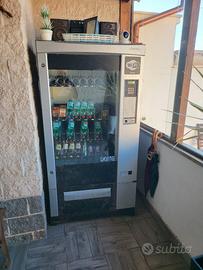 distributore bevande GPE con gettoniera 
