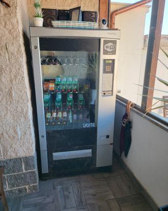 distributore bevande GPE con gettoniera 