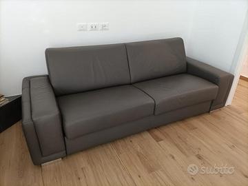 Divano letto in pelle