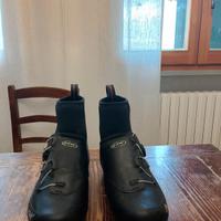 abbigliamento bdc o MTB casco e scarpe 