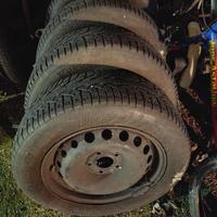 4 Pneumatici Klèber con cerchi