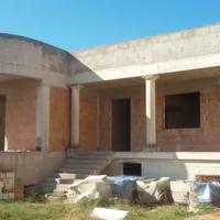 Villa al rustico da completare a Lizzano