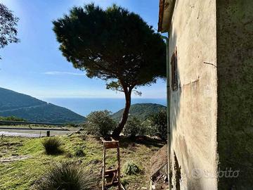 Appartamento di 220 m² con 4 locali e posto auto a