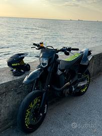 Husqvarna 701 supermoto