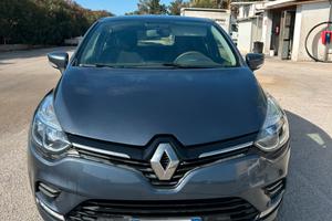 Renault Clio 1.2 75 cv